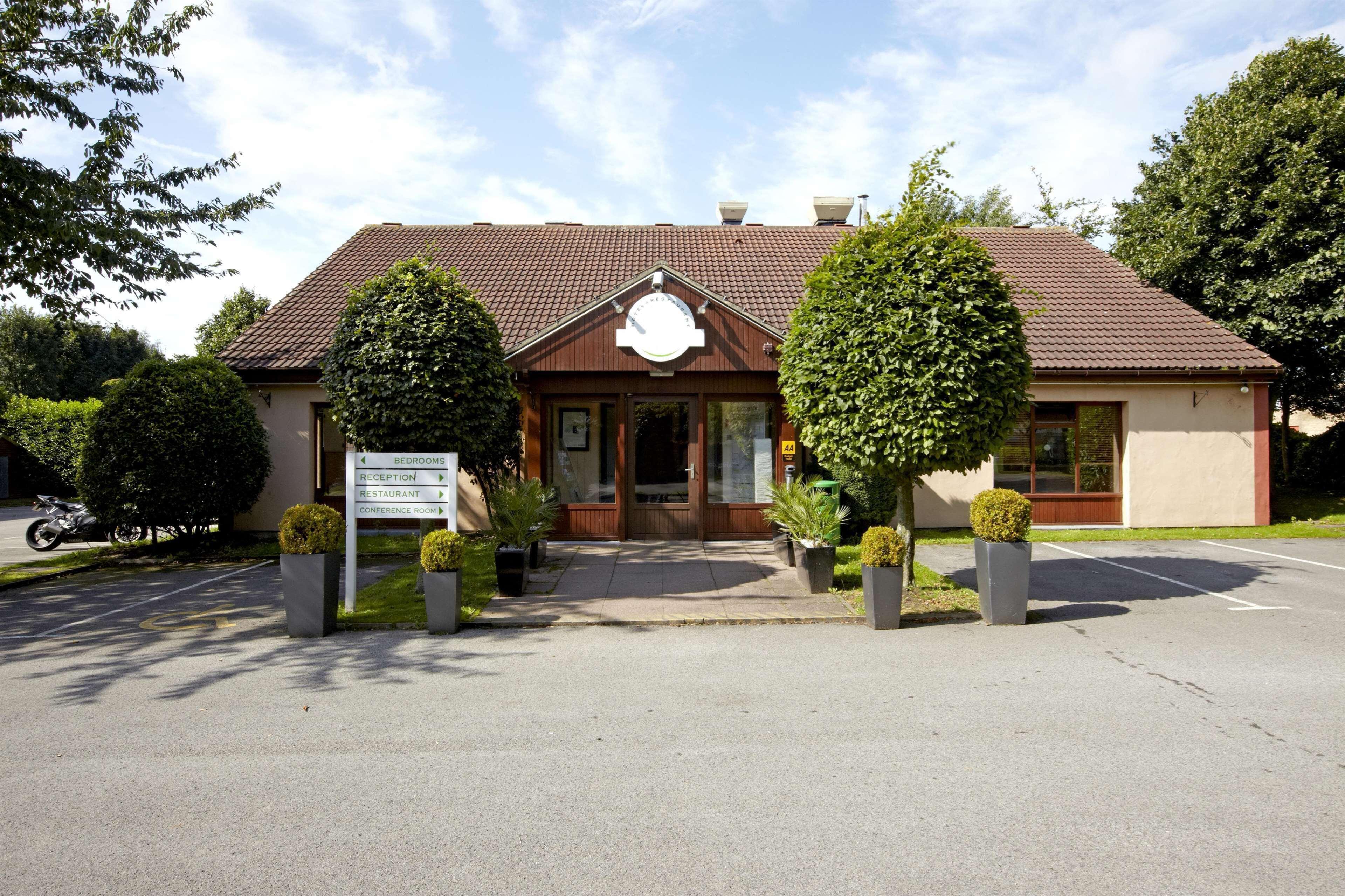 Campanile Hotel Runcorn Exterior foto
